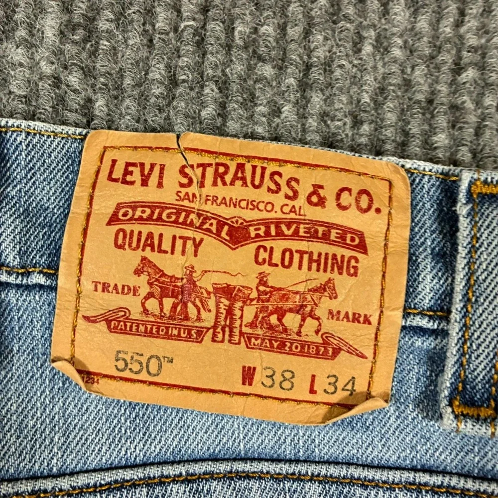 Levi's 550 Mens Straight Jeans 38x34 Blue Distressed Denim Relaxed Fit Mid Rise